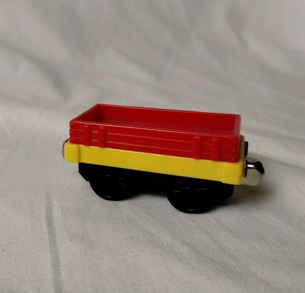 Thomas & Friends low cargo truck train car Magnetic Gullane Take n Play - 3641A